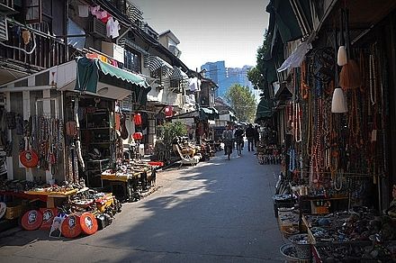 东台路古玩市场